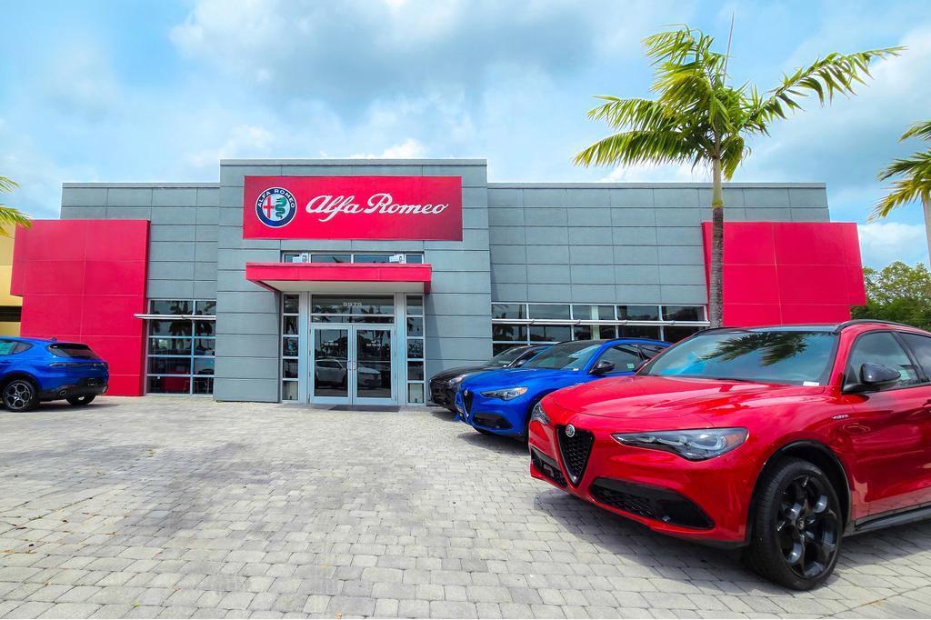 Dealership gallery photo 1